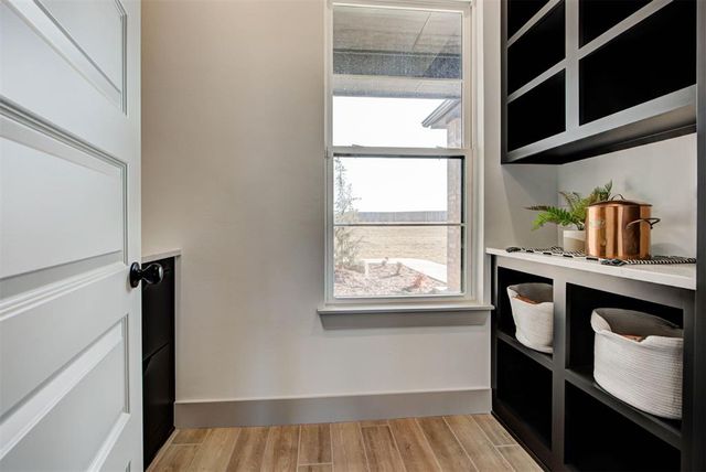 2441 Hawks Haven Drive, Guthrie, OK 73044