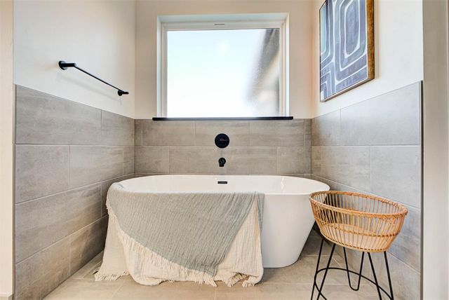 2441 Hawks Haven Drive, Guthrie, OK 73044