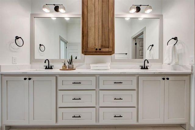 2441 Hawks Haven Drive, Guthrie, OK 73044