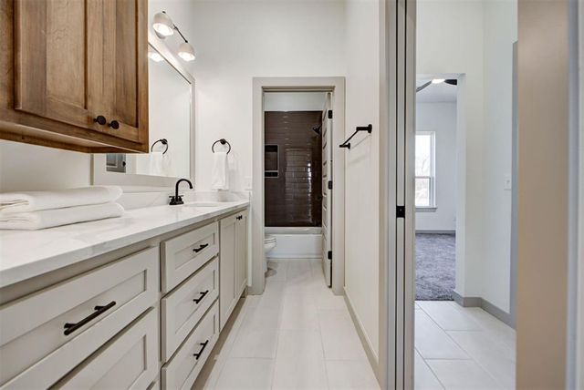 2441 Hawks Haven Drive, Guthrie, OK 73044