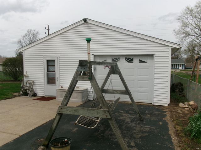 304 Holiday Drive, Attica, IN 47918