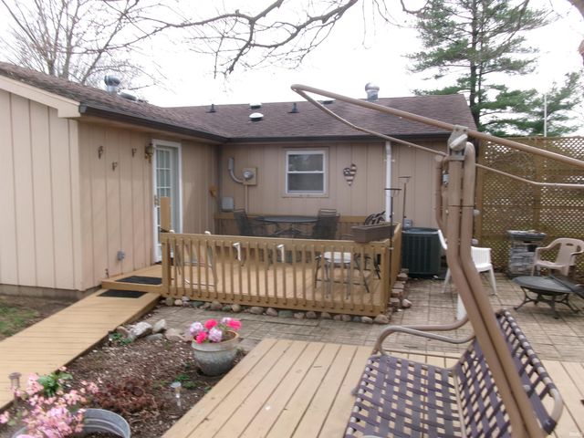 304 Holiday Drive, Attica, IN 47918