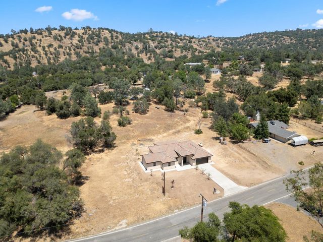 31007 Revis Road, Coarsegold, CA 93614