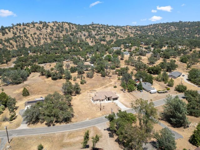 31007 Revis Road, Coarsegold, CA 93614
