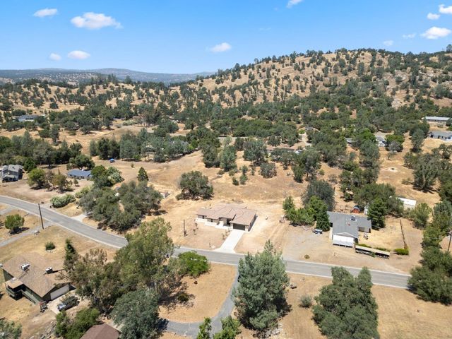 31007 Revis Road, Coarsegold, CA 93614