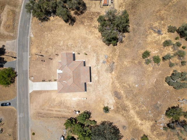 31007 Revis Road, Coarsegold, CA 93614