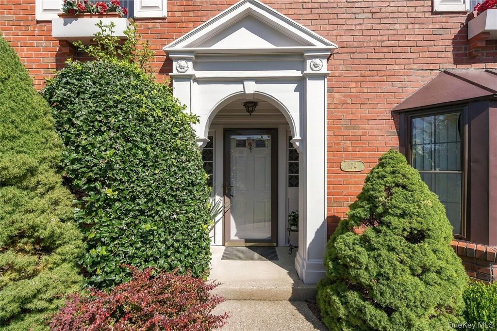 174 Anchor Lane, Bay Shore, NY 11706 — photo 5