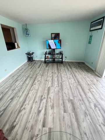 1030 S Fernandez Avenue 3N, Arlington Heights, IL 60005