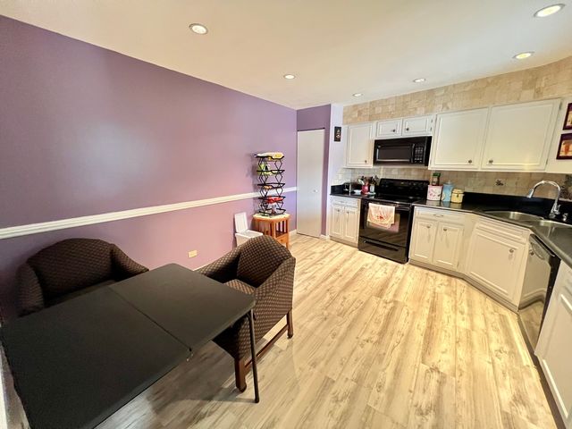 1030 S Fernandez Avenue 3N, Arlington Heights, IL 60005