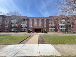 1030 S Fernandez Avenue 3N, Arlington Heights, IL 60005