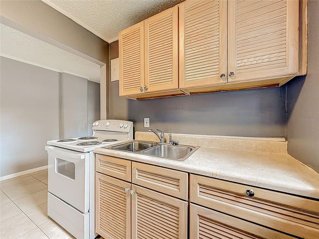 927 HOFFNER AVENUE, Orlando, FL 32809
