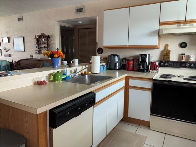 25050 SANDHILL BOULEVARD B4, Punta Gorda, FL 33983