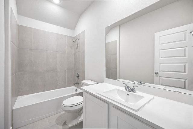 428 Hundred Acre Drive, Waxahachie, TX 75165