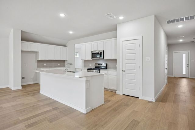 428 Hundred Acre Drive, Waxahachie, TX 75165