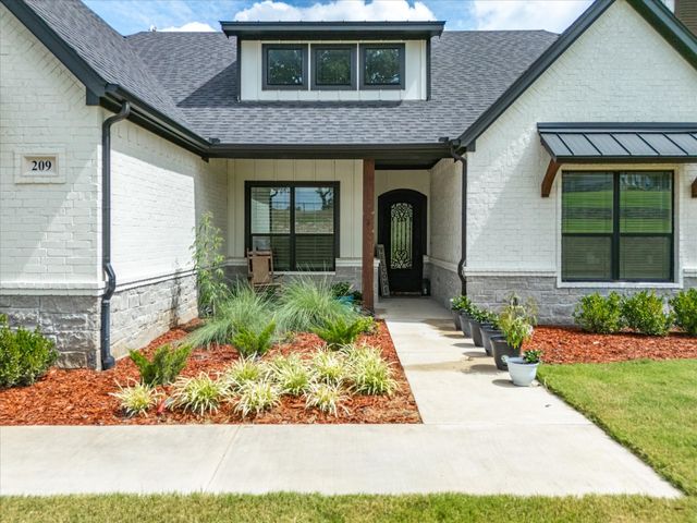 209 Rio Rancho Drive, Decatur, TX 76234