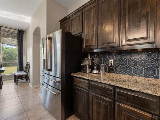 654 Plum Drive, Burleson, TX 76028