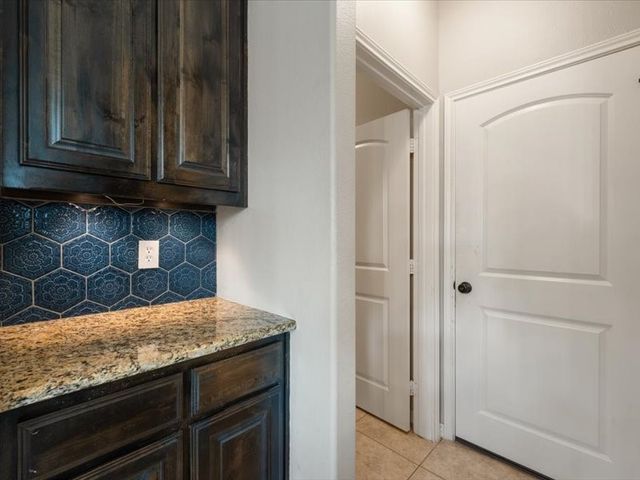 654 Plum Drive, Burleson, TX 76028