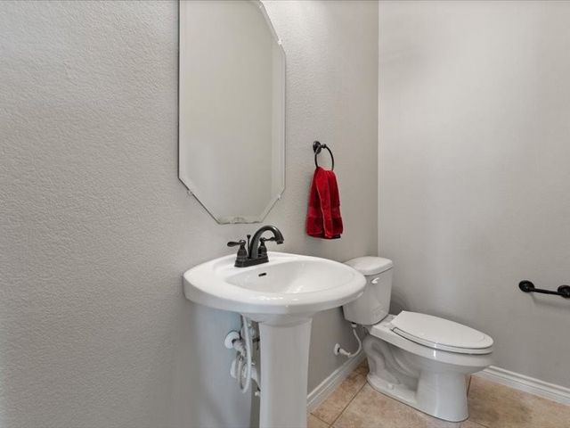 654 Plum Drive, Burleson, TX 76028