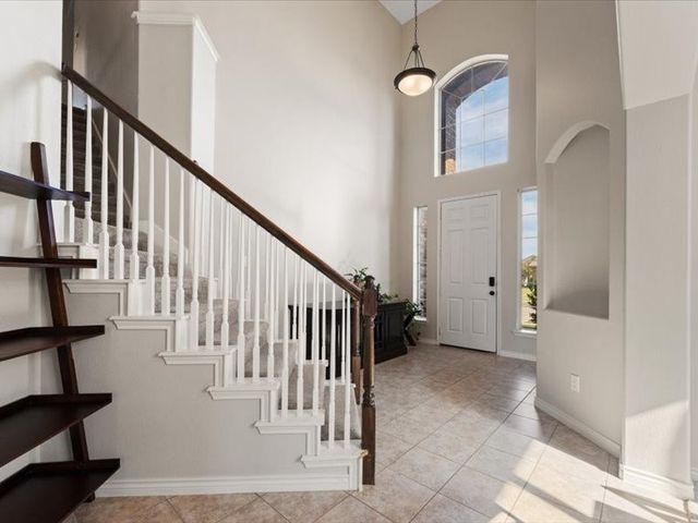 654 Plum Drive, Burleson, TX 76028