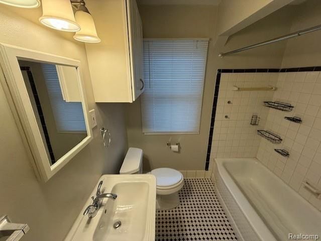 1421 E 14 Mile Road, Birmingham, MI 48009