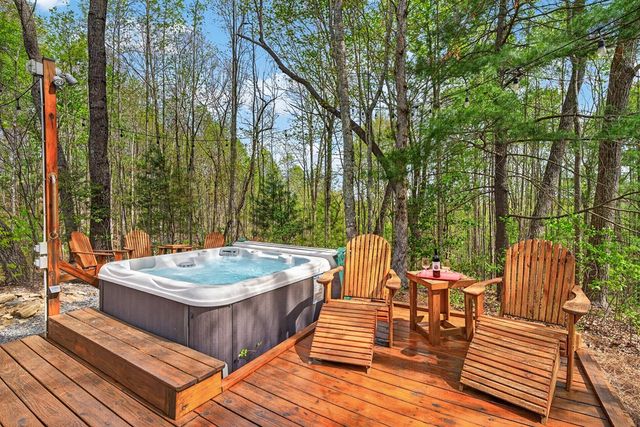 122 N Moreland Drive, Cherry Log, GA 30522
