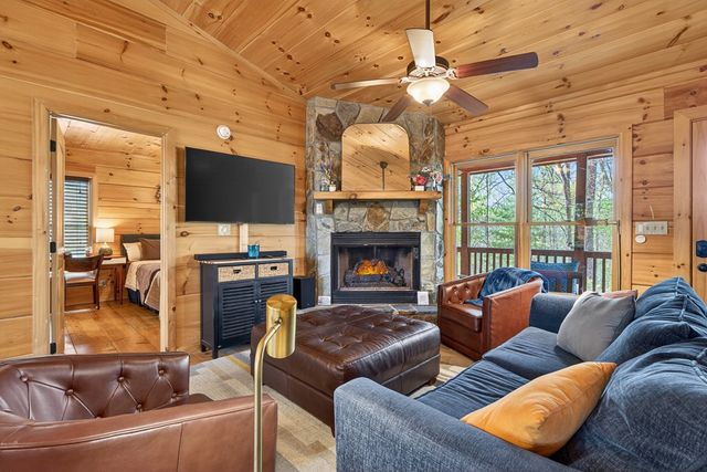 122 N Moreland Drive, Cherry Log, GA 30522
