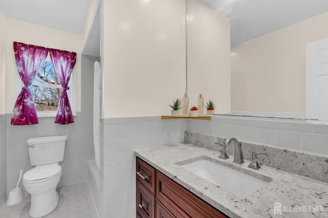 22 Ellison Avenue, Edison, NJ 08820