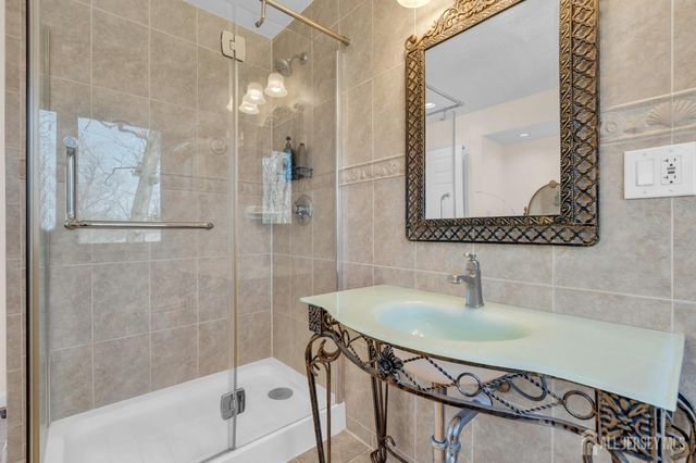 22 Ellison Avenue, Edison, NJ 08820