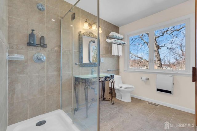 22 Ellison Avenue, Edison, NJ 08820