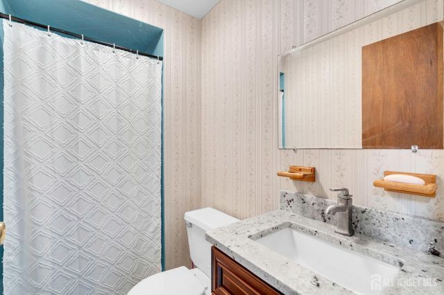 22 Ellison Avenue, Edison, NJ 08820