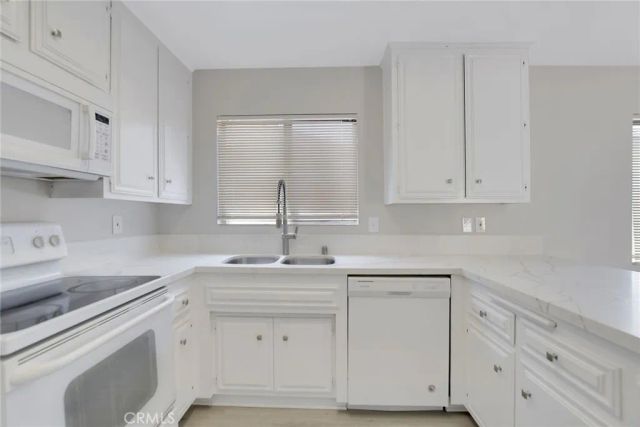 3102 W Devonshire Avenue, Hemet, CA 92545