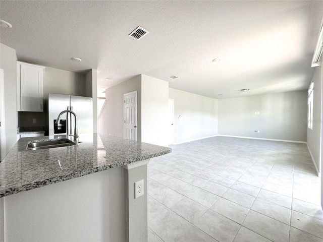 484 SUN WARBLER WAY, St Cloud, FL 34771