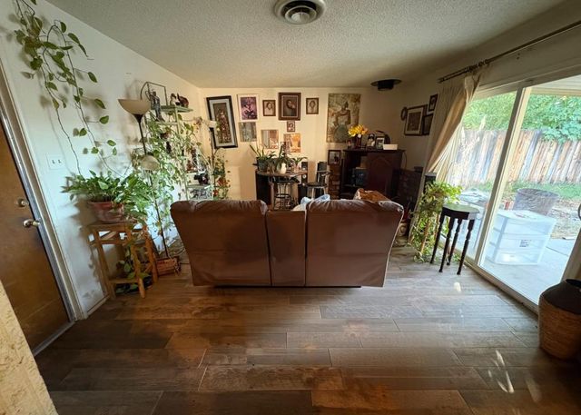 3095 W Bellaire Way, Fresno, CA 93722