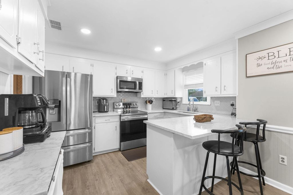 411 Indian Drive, Summerville, SC 29486