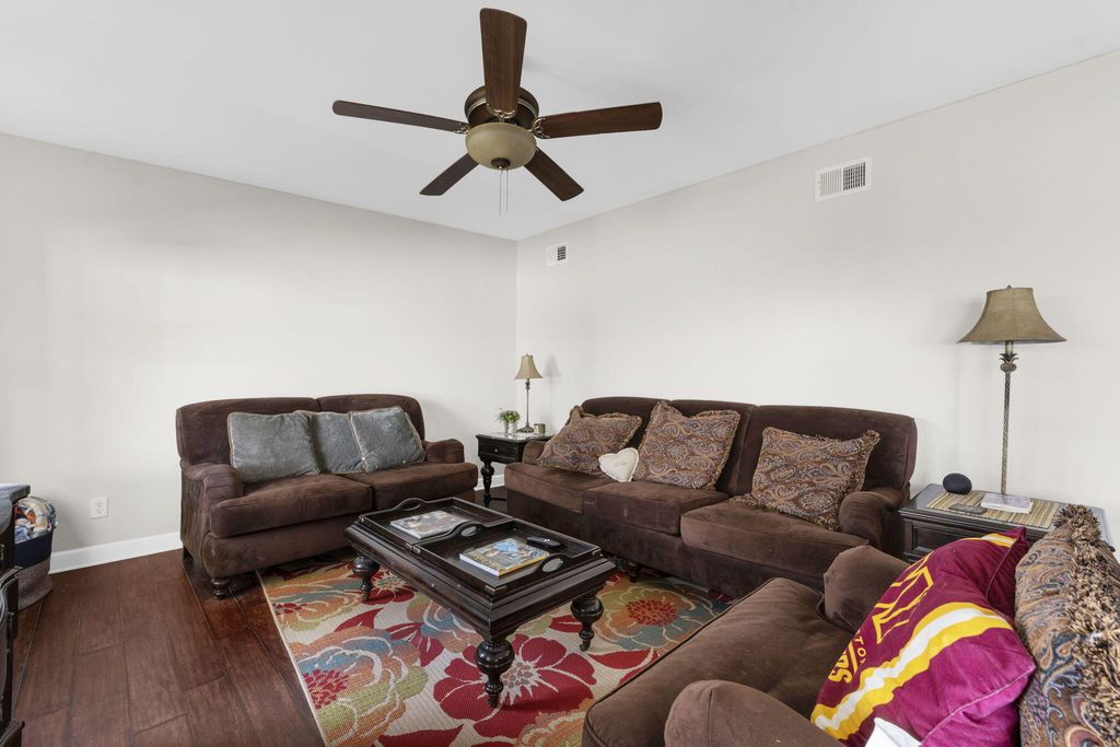 Image 22 of property listing at 411 Indian Drive, Summerville, SC 29486