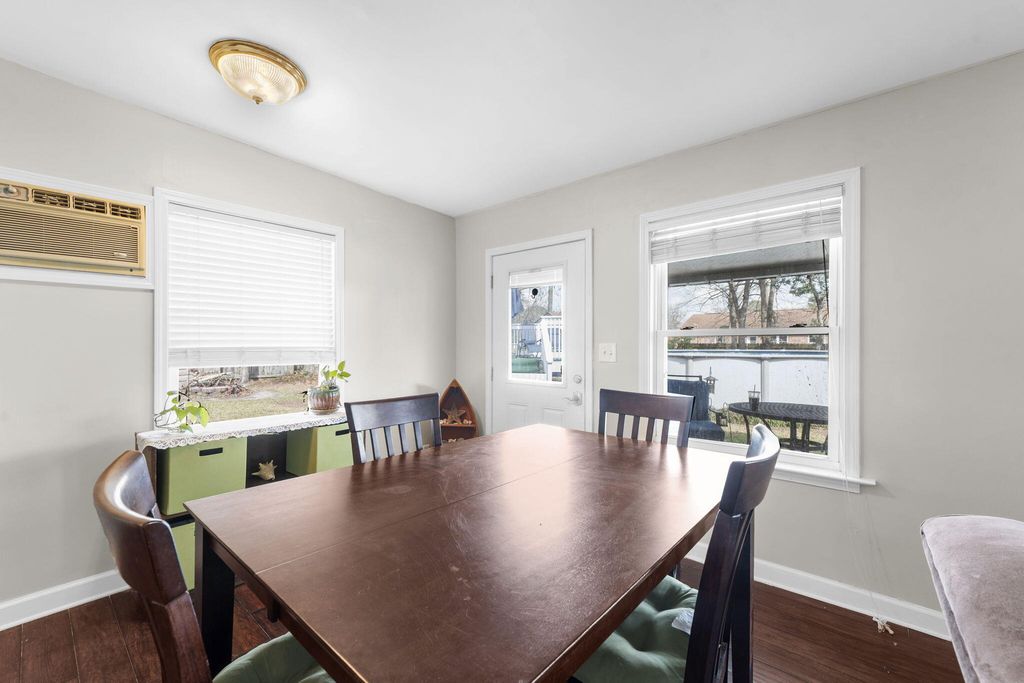 Image 25 of property listing at 411 Indian Drive, Summerville, SC 29486