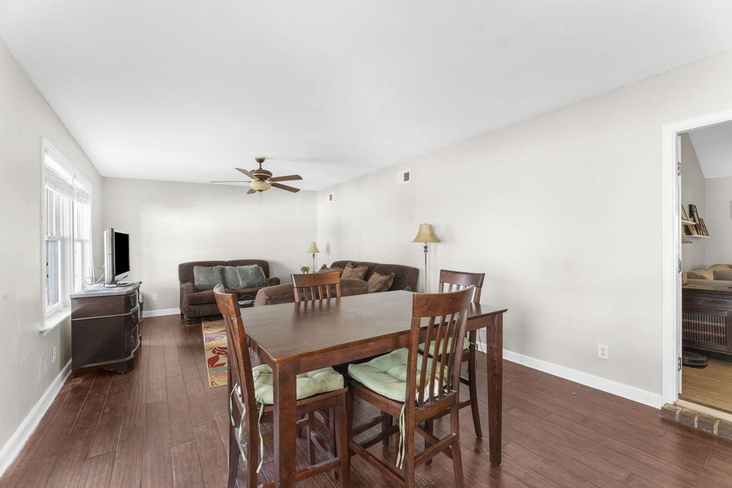 Image 26 of property listing at 411 Indian Drive, Summerville, SC 29486