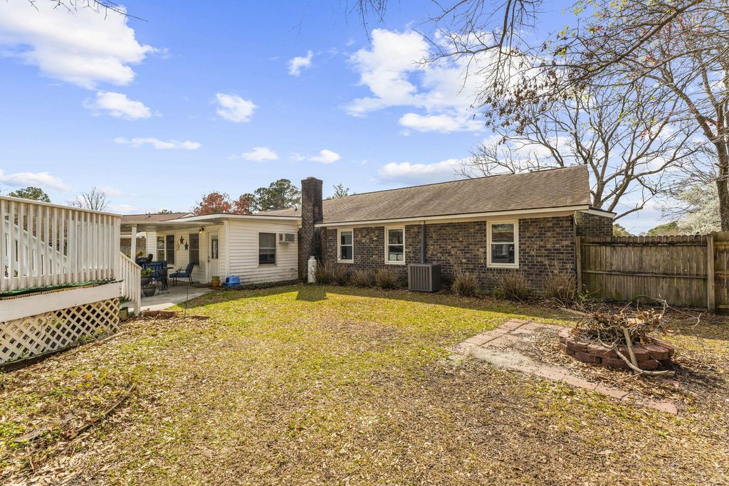 Image 31 of property listing at 411 Indian Drive, Summerville, SC 29486