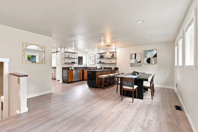 2020 S LINCOLN St, Spokane, WA 99203