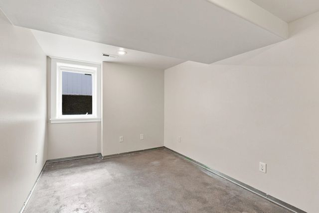 2020 S LINCOLN St, Spokane, WA 99203