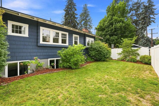 2020 S LINCOLN St, Spokane, WA 99203
