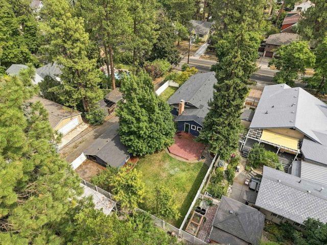 2020 S LINCOLN St, Spokane, WA 99203