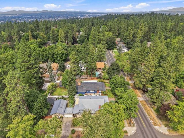 2020 S LINCOLN St, Spokane, WA 99203