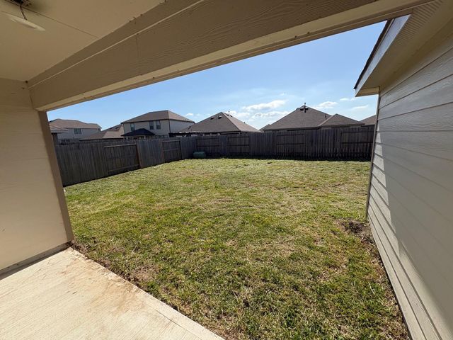 9915 Highland Harvest Drive, Baytown, TX 77521