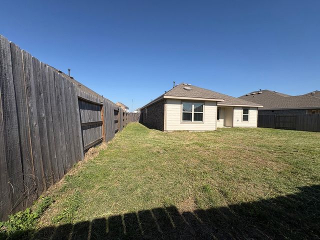 9915 Highland Harvest Drive, Baytown, TX 77521