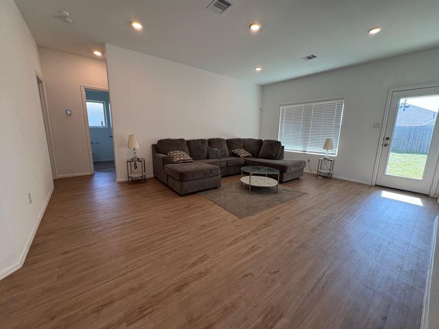 9915 Highland Harvest Drive, Baytown, TX 77521