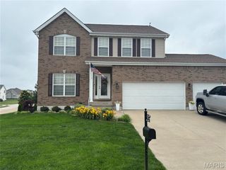 801 Blue Aster Drive, Waterloo, IL 62298