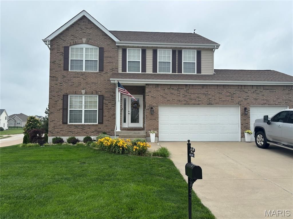801 Blue Aster Drive, Waterloo, IL 62298