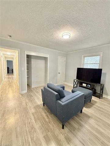 4561 Emily Drive, Kernersville, NC 27284