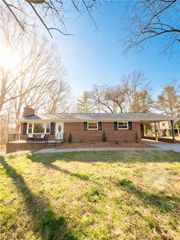 4561 Emily Drive, Kernersville, NC 27284